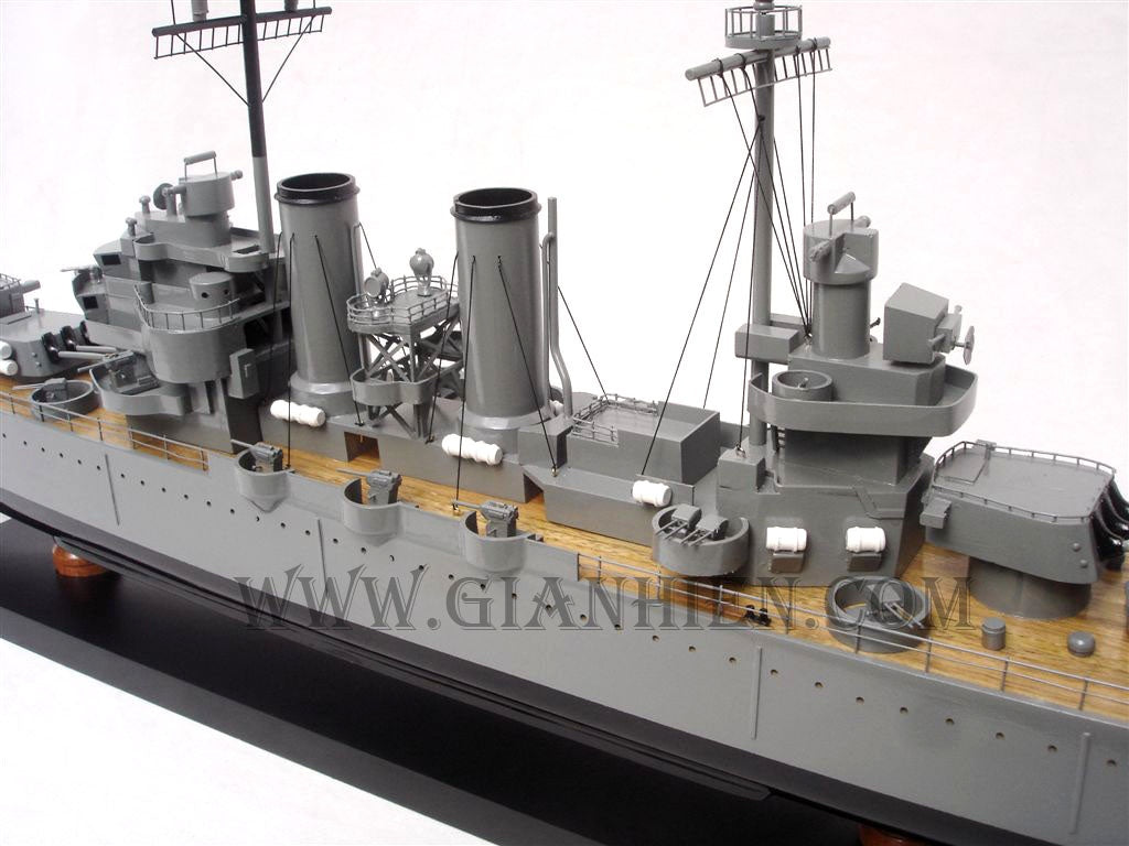 Modell-Kriegsschiff ARA General Belgrano 100 x 12 x H. 32 cm