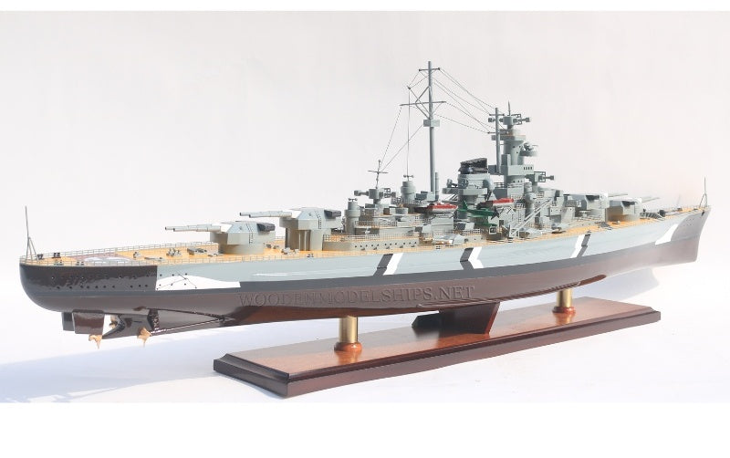 Model Warship Bismarck 100 x 16 x H. 31 cm