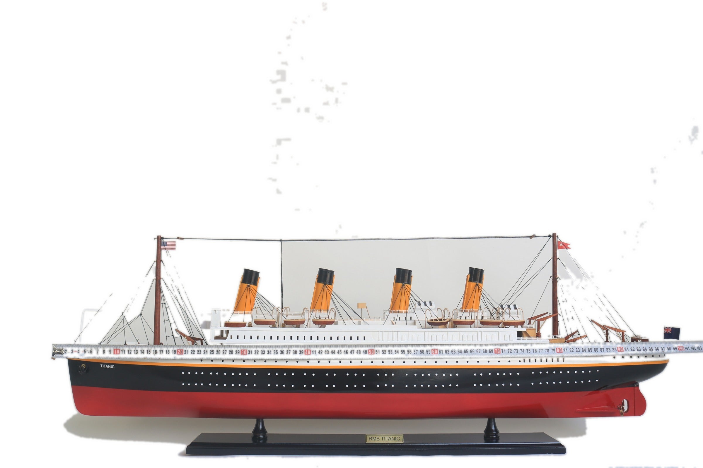 Model Ocean Liner RMS Titanic Painted 100 x 11 x H. 34 cm