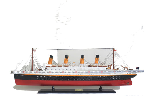 Model Ocean Liner RMS Titanic Painted 100 x 11 x H. 34 cm