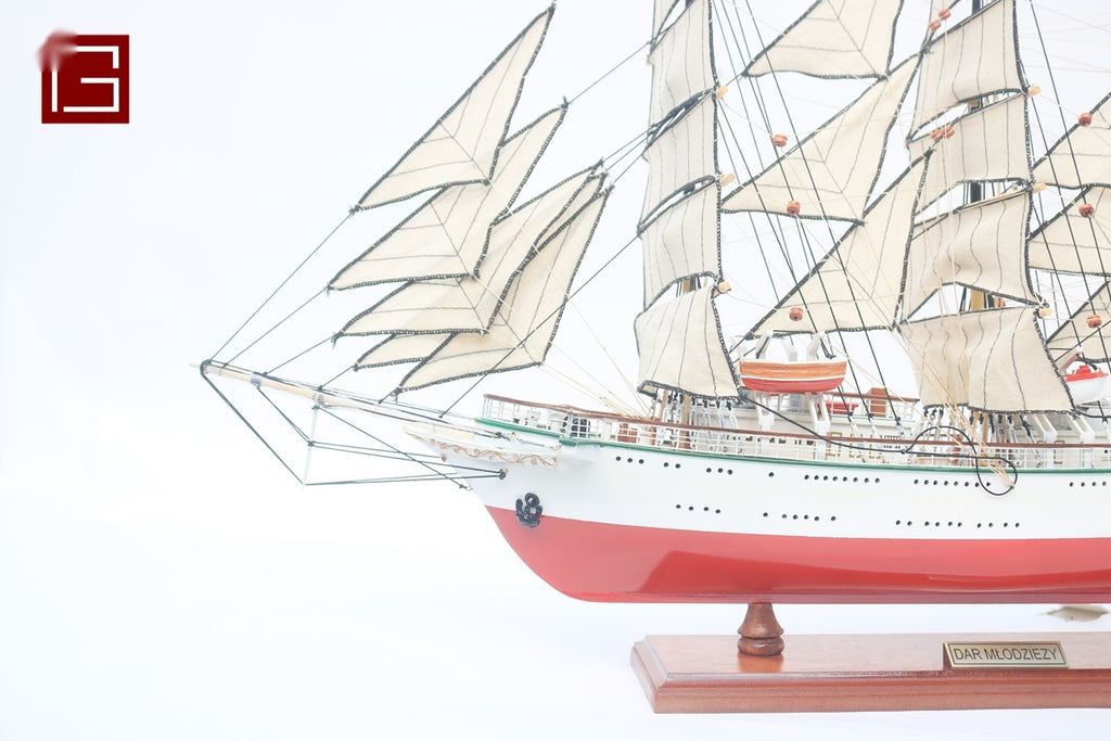 Modellsegelschiff DAR Mlodziezy 1982 Poland 71 x 16 x H. 45 cm