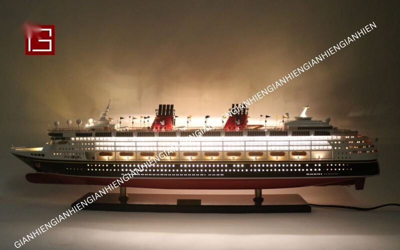 Model Ship DISNEY MAGIC with LIGHTS 103 x 16 x H. 32 cm