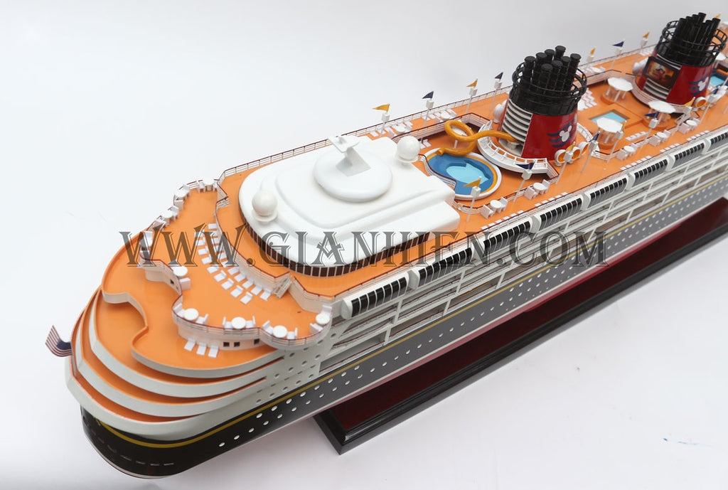 Model Ocean Liner Disney Wonder 103 x 16 x H. 32 cm