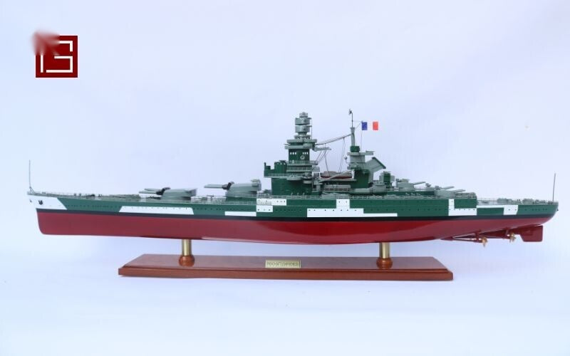 Modell-Kriegsschiff French battleship Richelieu 101 x 13 x H. 30 cm