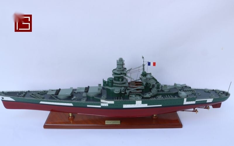 Modell-Kriegsschiff French battleship Richelieu 101 x 13 x H. 30 cm