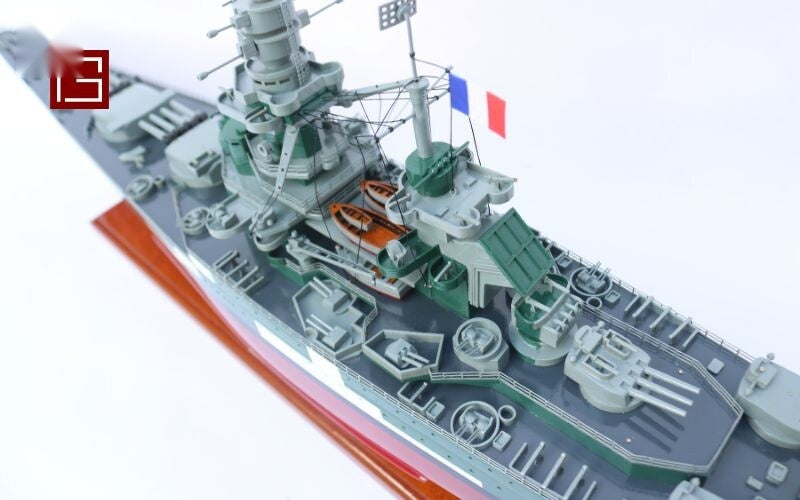 Modell-Kriegsschiff French battleship Richelieu 101 x 13 x H. 30 cm
