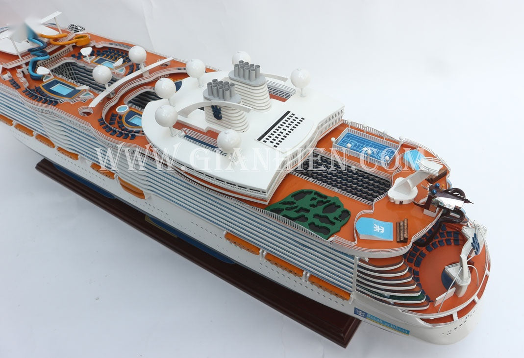 Modell-Ozeanliner Harmony of the SEAS 90 x 16 x H. 27 cm