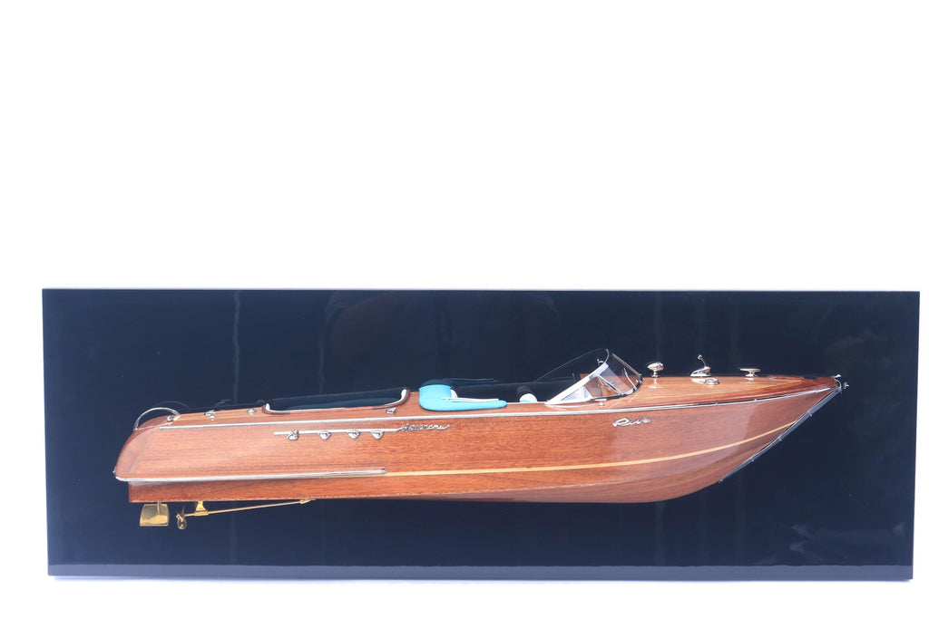 Half-Hull Model Riva Aquarama (natural hull finished) 100 x 10 x H. 30 cm