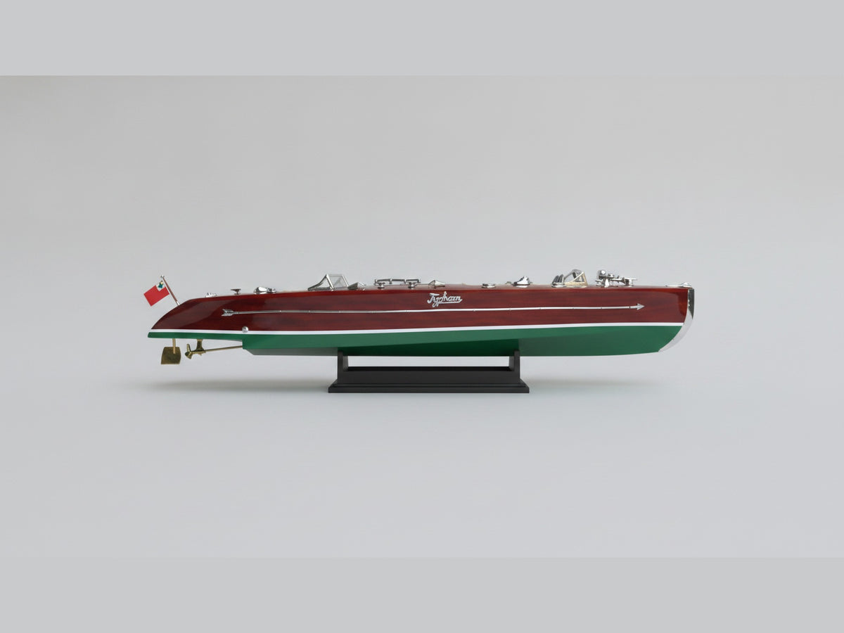 Half-Hull Model Typhoon 100 x 10 x H. 30 cm