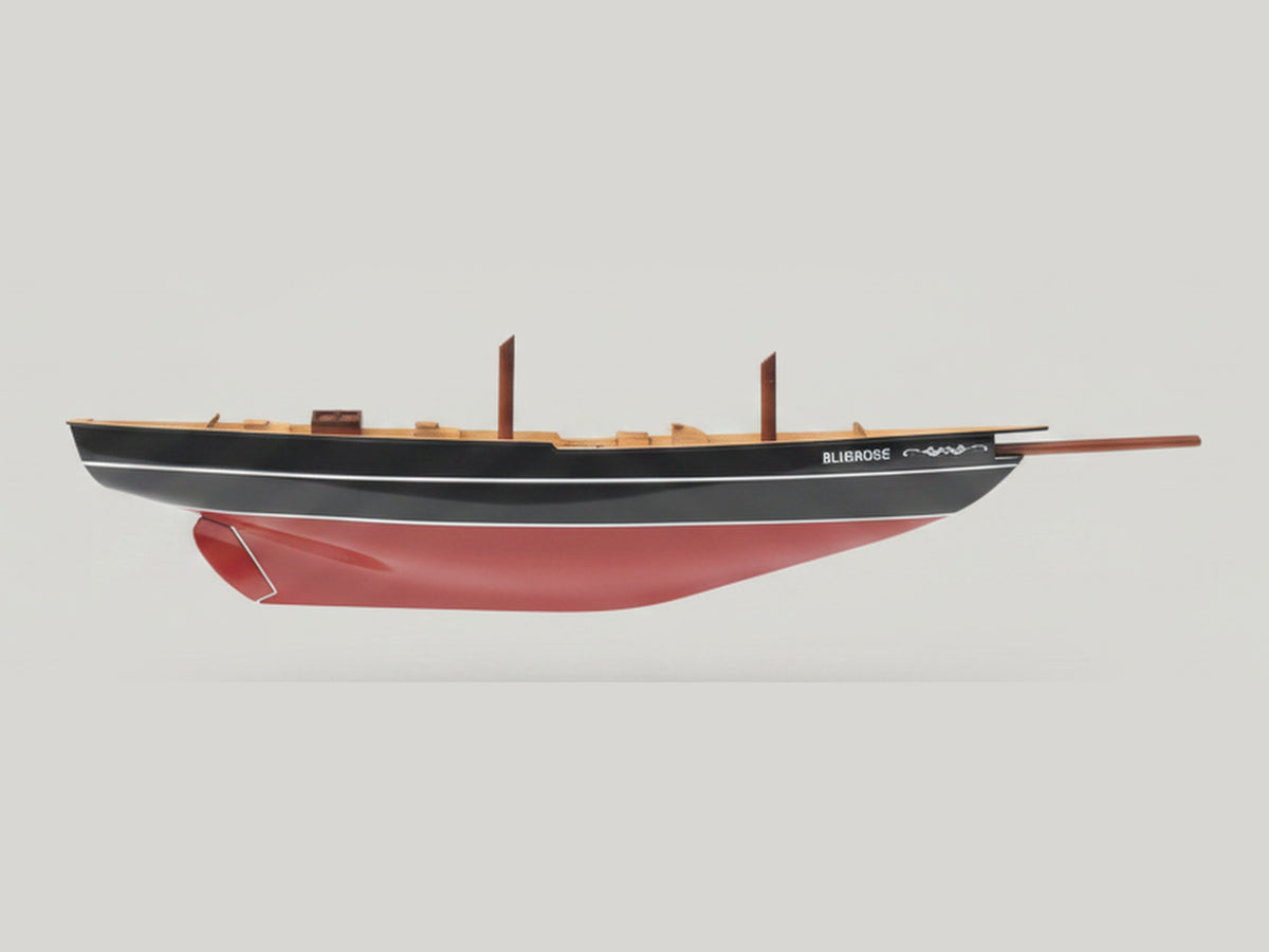 Half-Hull Model Bluenose II 90 x 10 x H. 30 cm