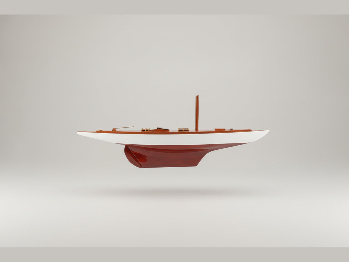 Half-Hull Model Tuiga 115 x 12 x H. 36 cm