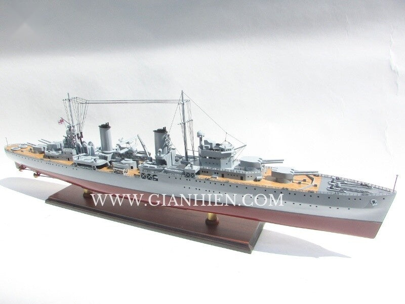 Model Warship HMAS Sydney II Cruiser 100 x 12 x H. 31 cm