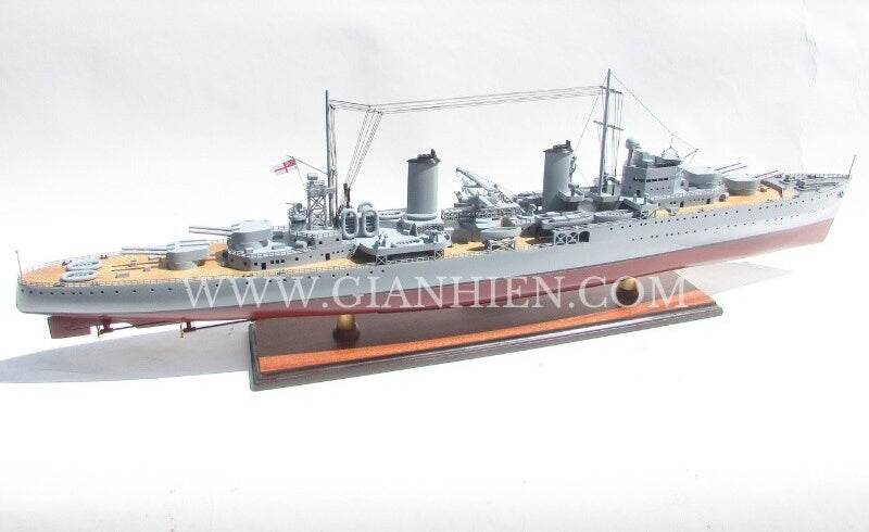 Model Warship HMAS Sydney II Cruiser 100 x 12 x H. 31 cm