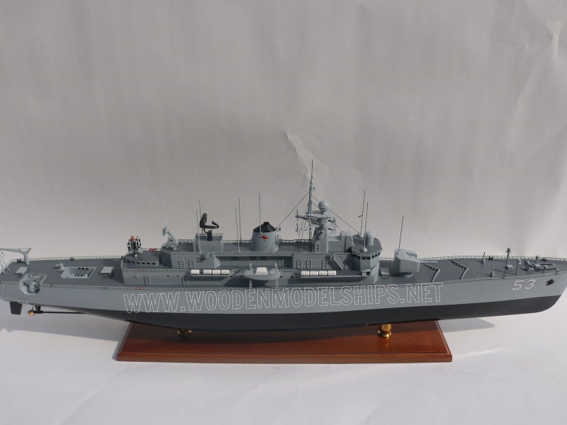 Model Warship HMAS Torrens (DE 53) 100 x 11 x H. 34 cm