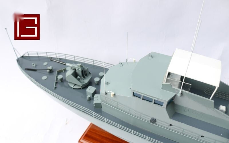 Model Warship HMAS Townsville 205 90 x 16 x H. 48 cm