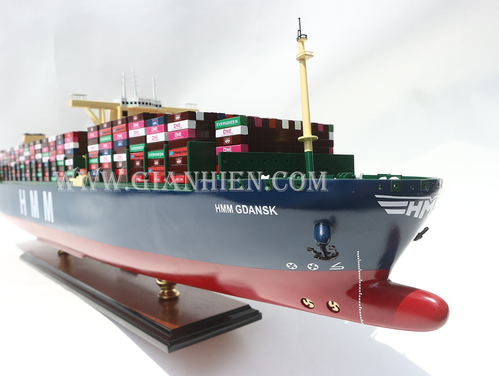 Model Cargo Ship HMM Gdansk 105 x 16 x H. 29 cm
