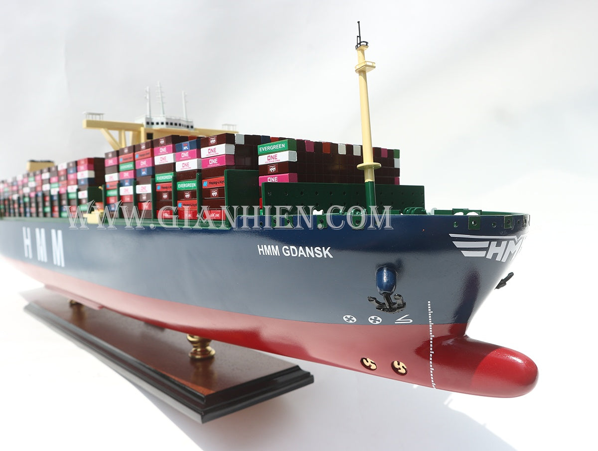 Model Cargo Ship HMM Gdansk 105 x 16 x H. 29 cm