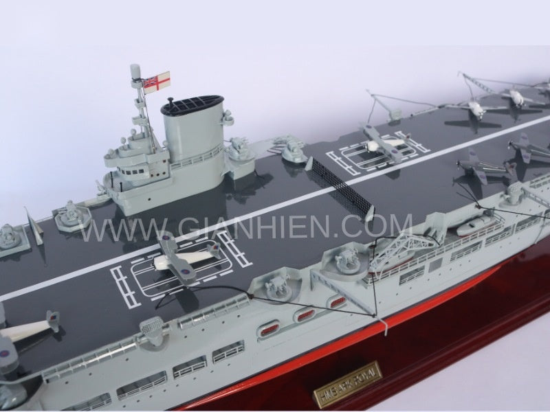 Modell-Kriegsschiff HMS ARK Royal 103 x 15 x H. 27 cm