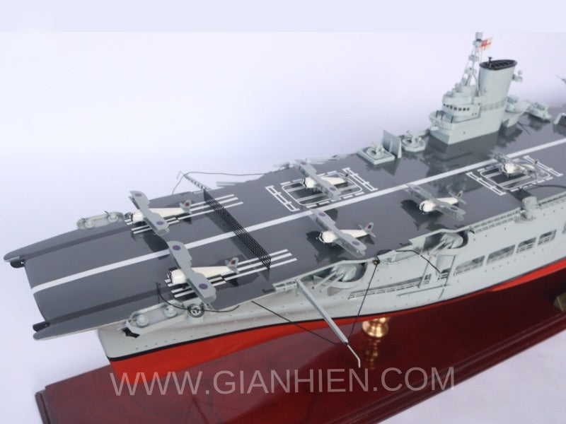 Modell-Kriegsschiff HMS ARK Royal 103 x 15 x H. 27 cm