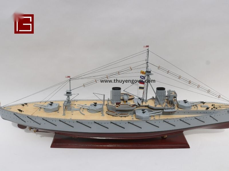 Model Warship HMS Dreadnought 1906 103 x 18 x H. 43 cm