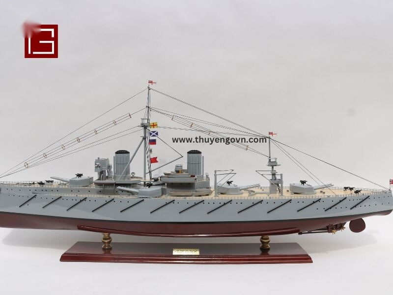 Model Warship HMS Dreadnought 1906 103 x 18 x H. 43 cm