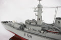 Modell-Kriegsschiff HMS Hermione F58 100 x 12 x H. 34 cm