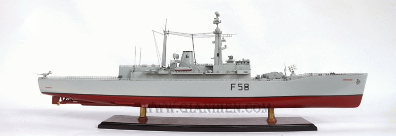 Modell-Kriegsschiff HMS Hermione F58 100 x 12 x H. 34 cm