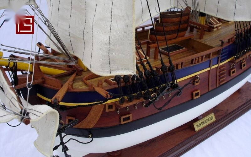 Modellsegelschiff HM BARK Endeavour Painted 63 x 14 x H. 66 cm