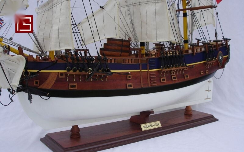 Modellsegelschiff HM BARK Endeavour Painted 63 x 14 x H. 66 cm
