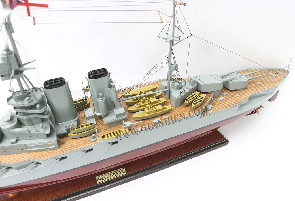 Modell-Kriegsschiff HMS Warspite 100 x 27 x H. 37 cm