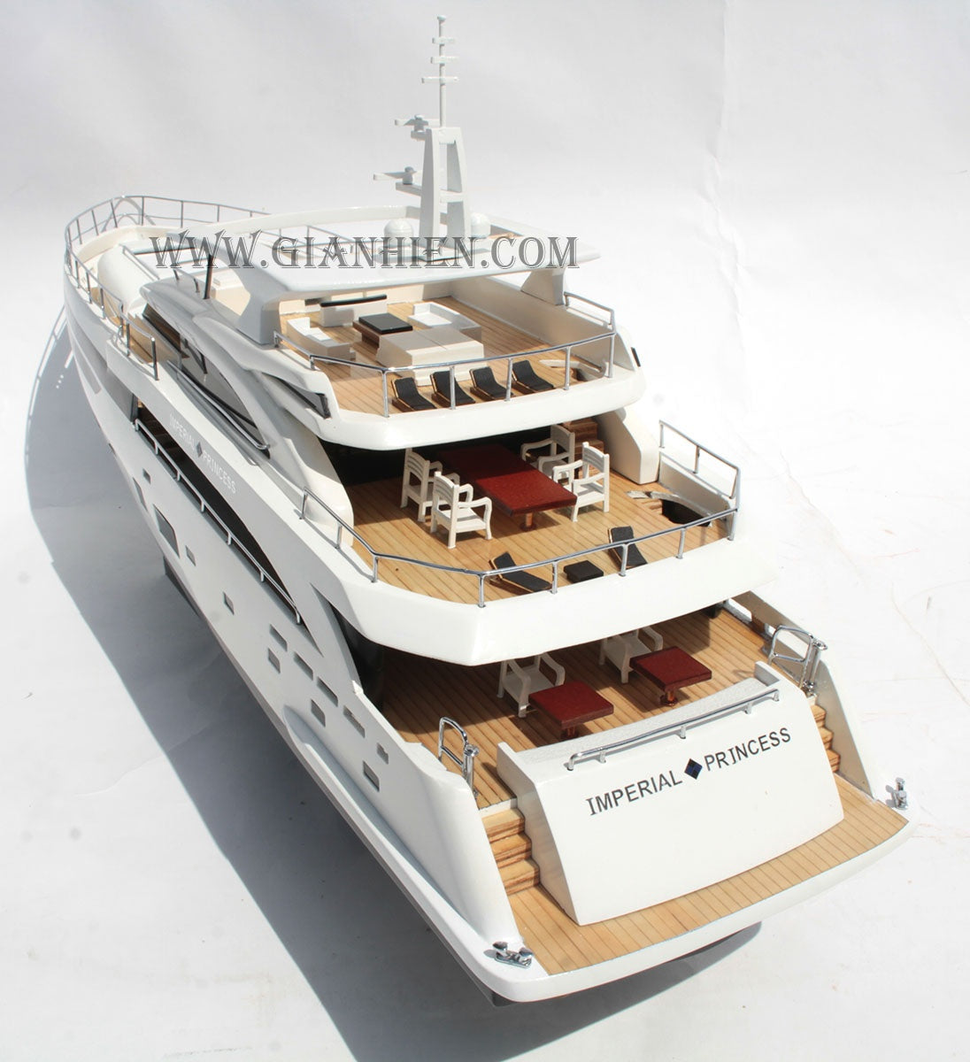 Modellyacht Imperial Princess 68 x 18 x H. 33 cm