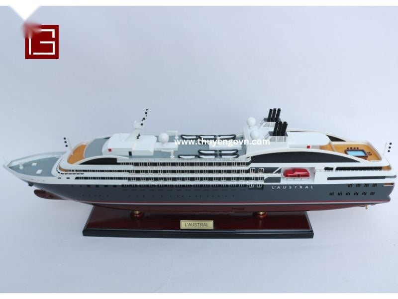 Model Ocean Liner L'austral 71 x 8.5 x H. 23 cm
