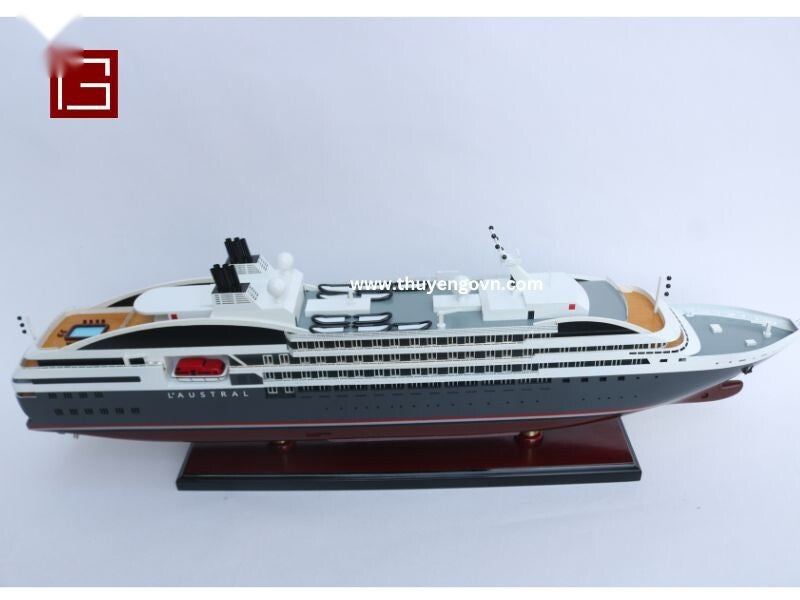 Model Ocean Liner L'austral 71 x 8.5 x H. 23 cm