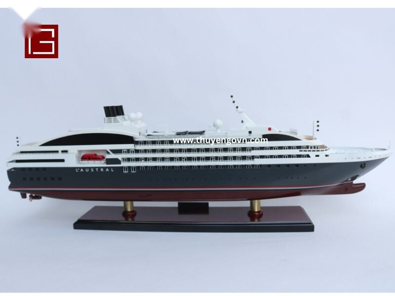 Model Ocean Liner L'austral 71 x 8.5 x H. 23 cm