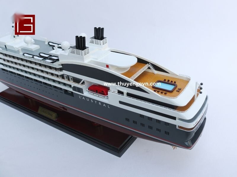 Model Ocean Liner L'austral 71 x 8.5 x H. 23 cm