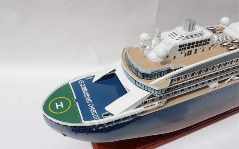 Model Ocean Liner LE Commandant Charcot 75 x 16 x H. 32 cm