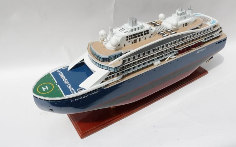 Model Ocean Liner LE Commandant Charcot 75 x 16 x H. 32 cm