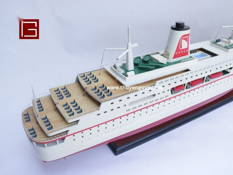 Model Ocean Liner MS Deutschland 87 x 12 x H. 32 cm