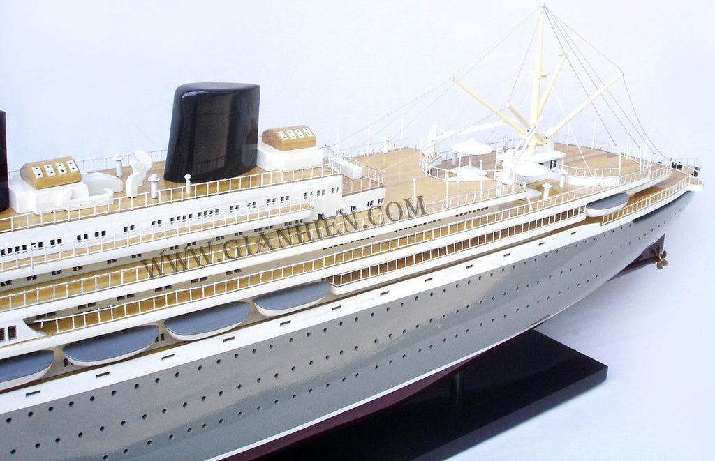 Model Ocean Liner MS Willem RUYS 95 x 18 x H. 31 cm