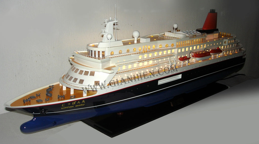 Model Ocean Liner Nippon MARU with Lights 80 x 13 x H. 31 cm