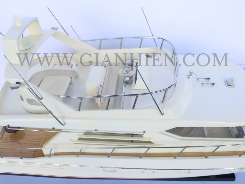 Modellyacht Princess 60 89 x 23 x H. 40 cm