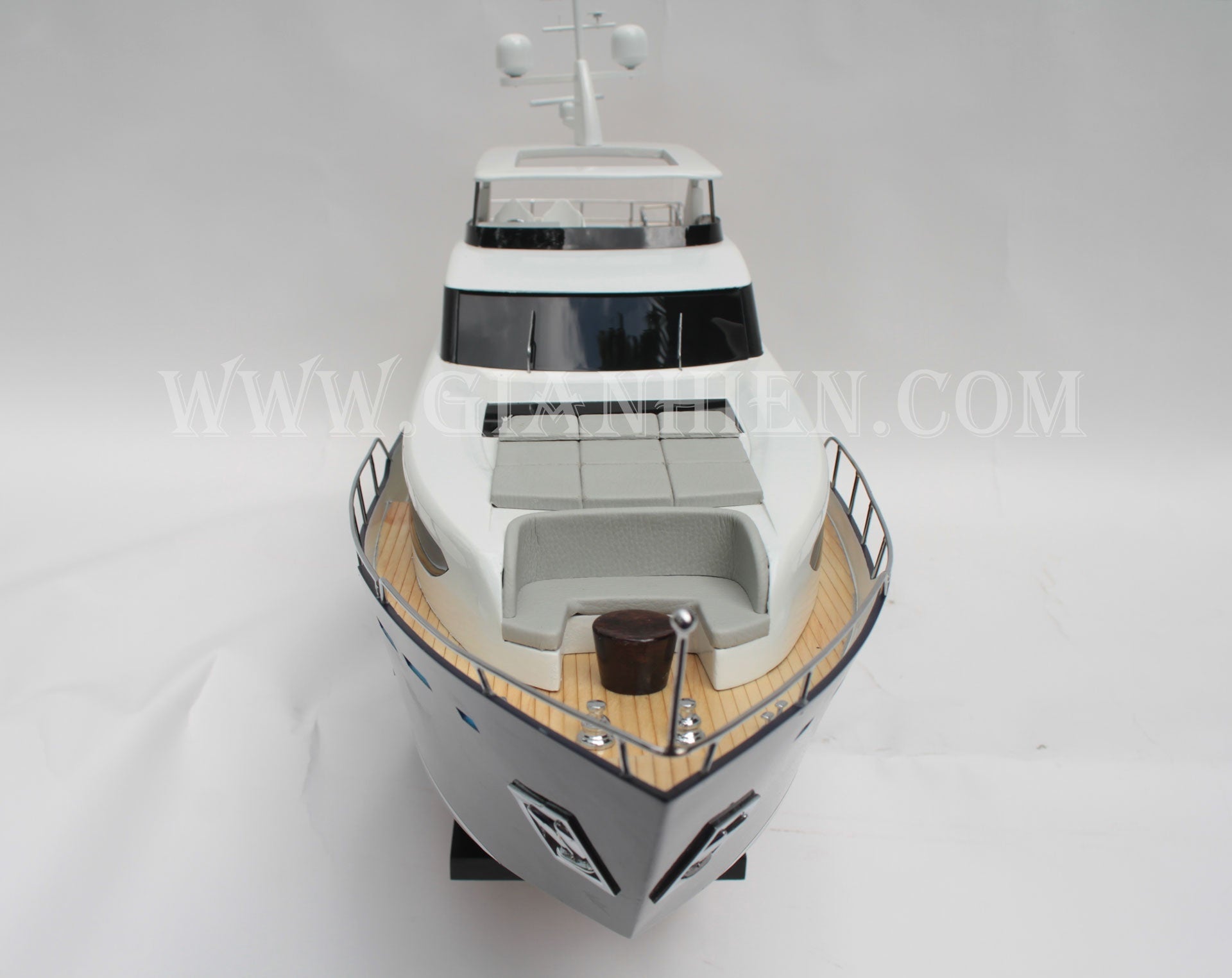 Modellyacht PRINCESS SUPERYACHTS 30M - Blue/Black 94 x 20 x H. 36 cm