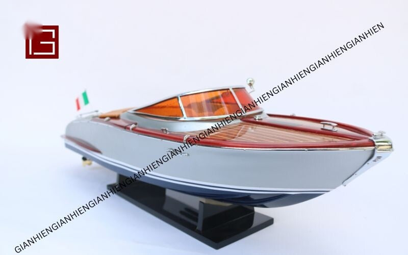 Model Speed Boat RIVA Aquariva Silver (special Edition) 42 x 12 x H. 14 cm