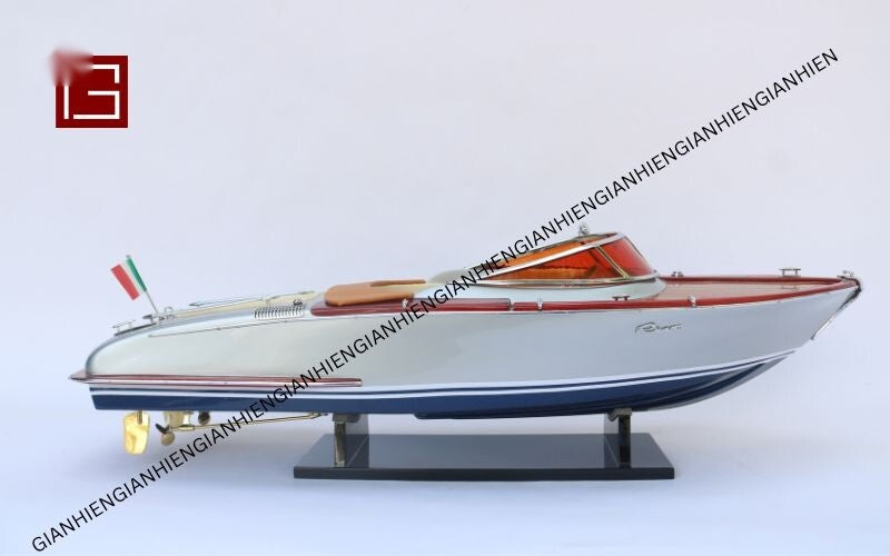 Model Speed Boat RIVA Aquariva Silver (special Edition) 42 x 12 x H. 14 cm