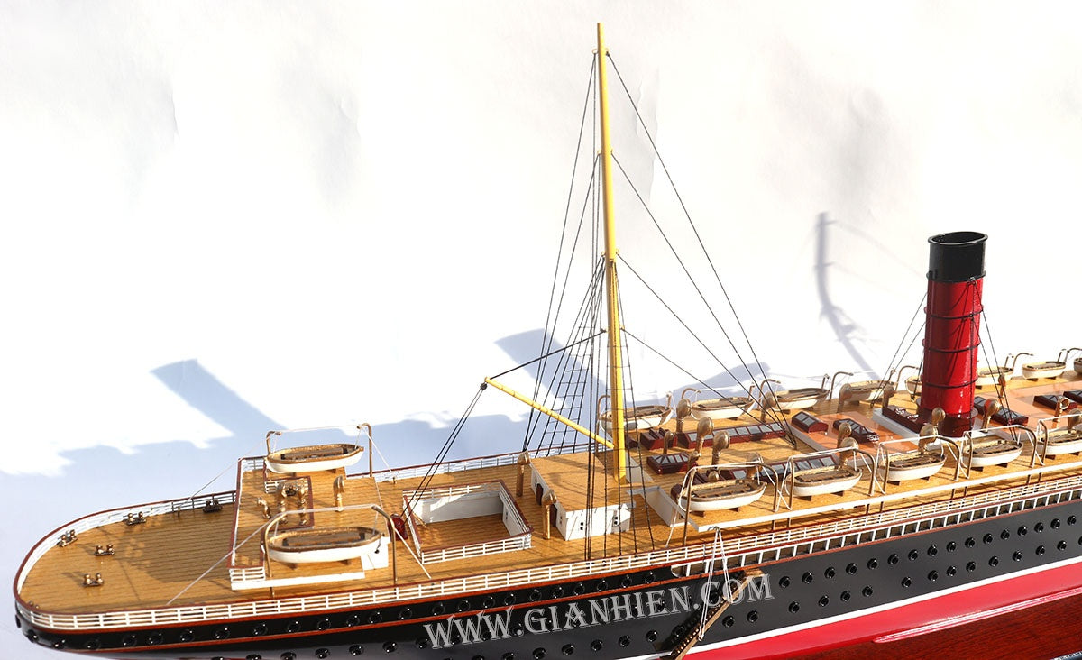 Modell-Ozeanliner RMS Campania 100 x 12 x H. 32 cm