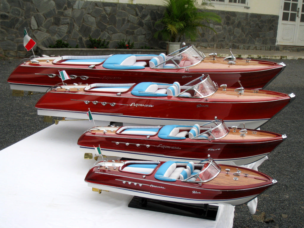 Modell-Speedboot Riva Aquarama 1962 - 1972 (Set 4) 67 x 22 x H. 18 cm