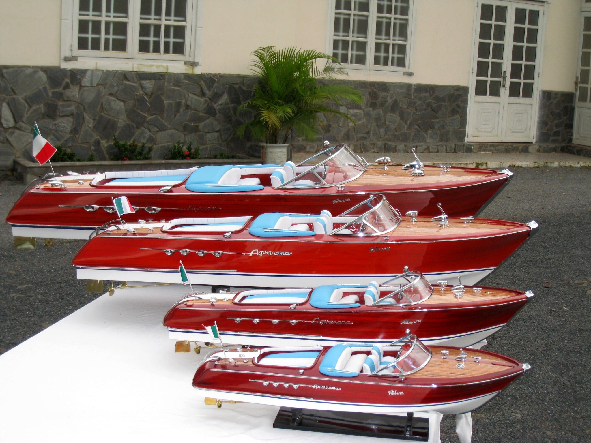 Modell-Speedboot Riva Aquarama 1962 - 1972 (Set 4) 67 x 22 x H. 18 cm