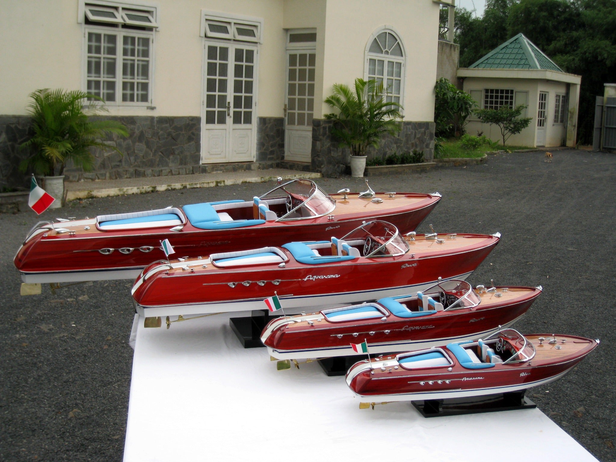 Modell-Speedboot Riva Aquarama 1962 - 1972 (Set 4) 67 x 22 x H. 18 cm