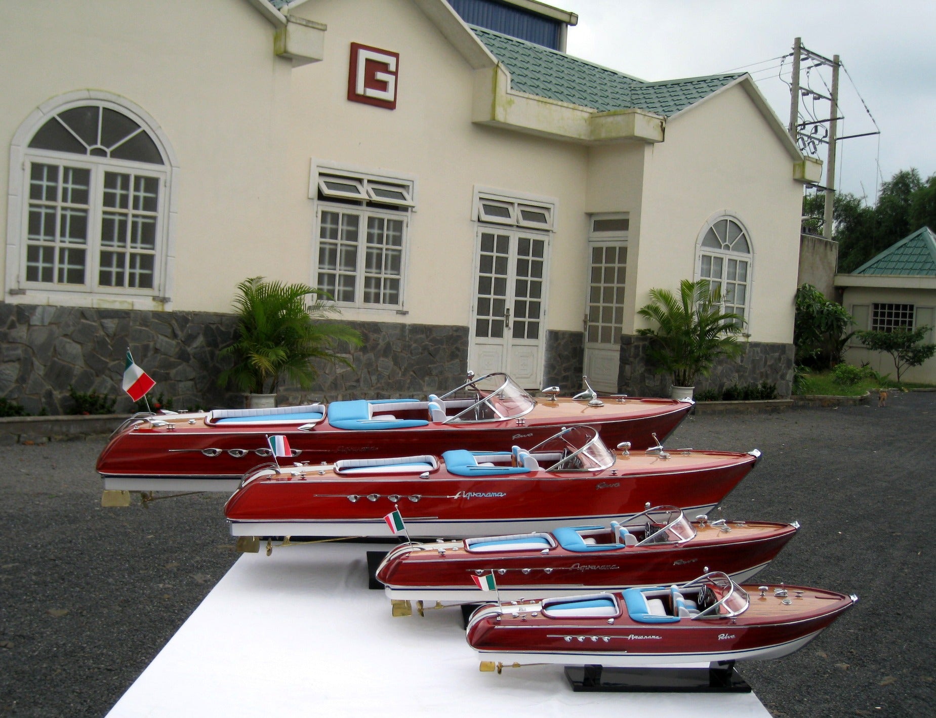 Modell-Speedboot Riva Aquarama 1962 - 1972 (Set 4) 67 x 22 x H. 18 cm