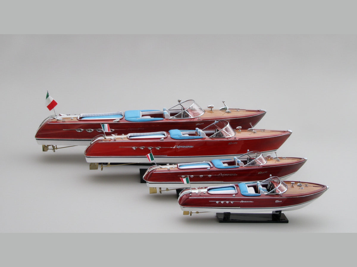 Model Speed Boat Riva Aquarama 1962 - 1972 (Set 4) 67 x 22 x H. 18 cm